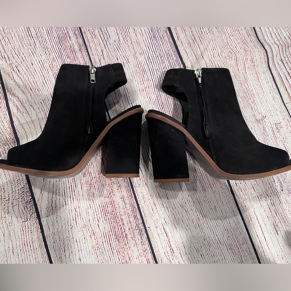 Steve Madden Valencia Suede Open Toe Block Heel Booties – Size 7.5